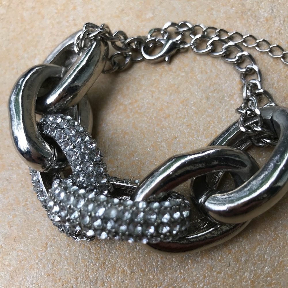 NWOT chain link silver bracelet with rhinestones